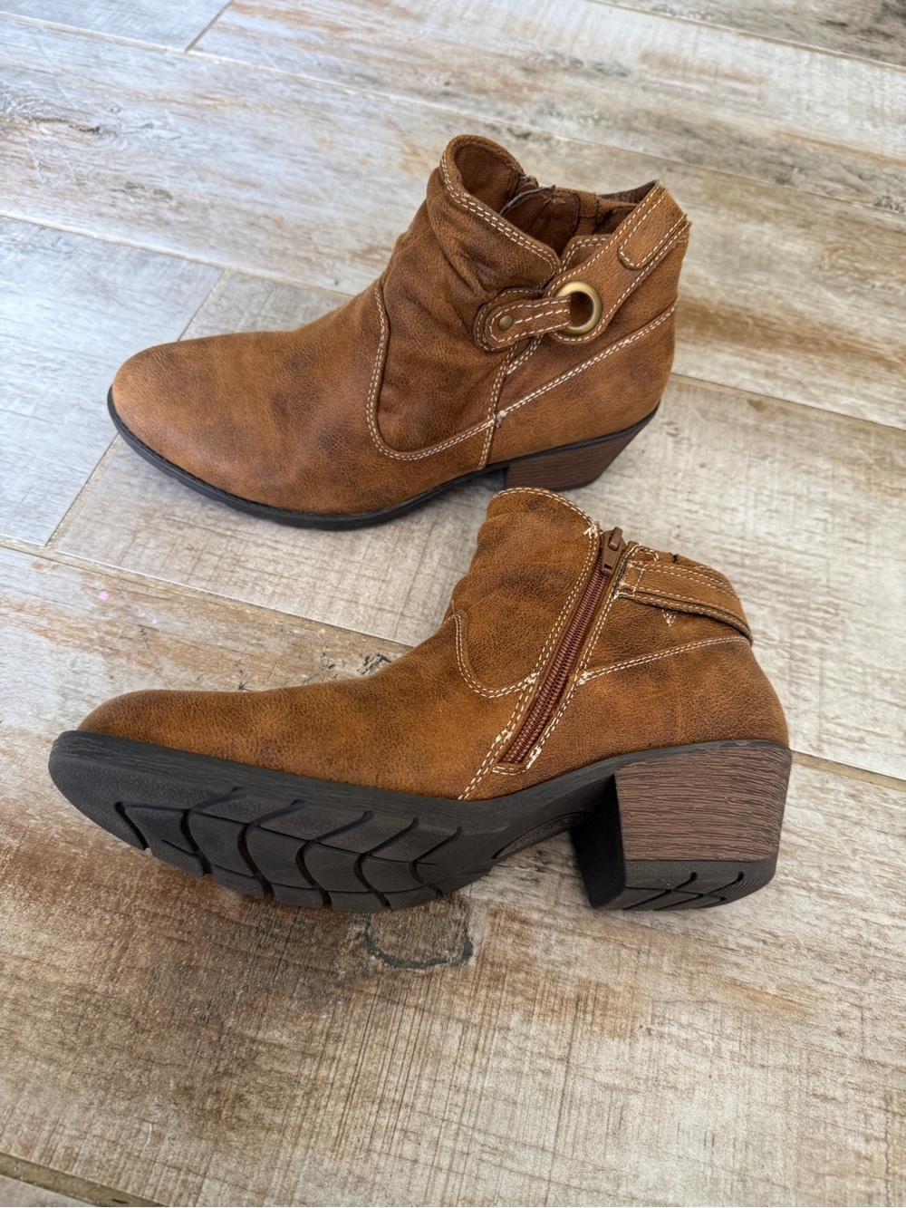 Earth Origins Oakland Adele Women’ Brown Ankle Boots